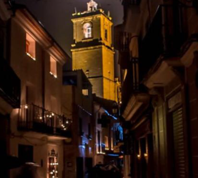 Utiel luce un año más, “a la Luz de las velas”